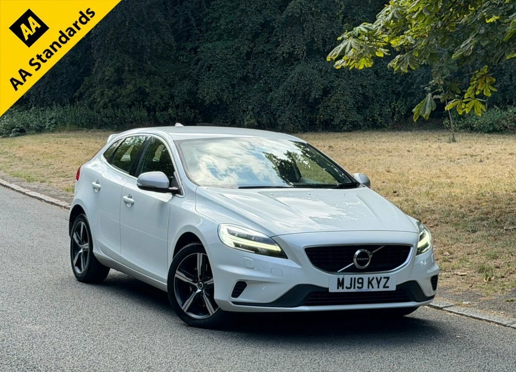 Volvo V40 2L R-design Nav Plus White