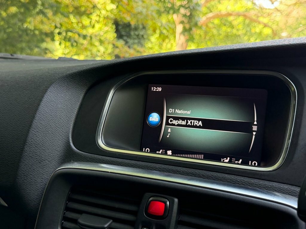 Volvo V40 2.0 D3 Inscription Edition Euro 6 Ss Black #19