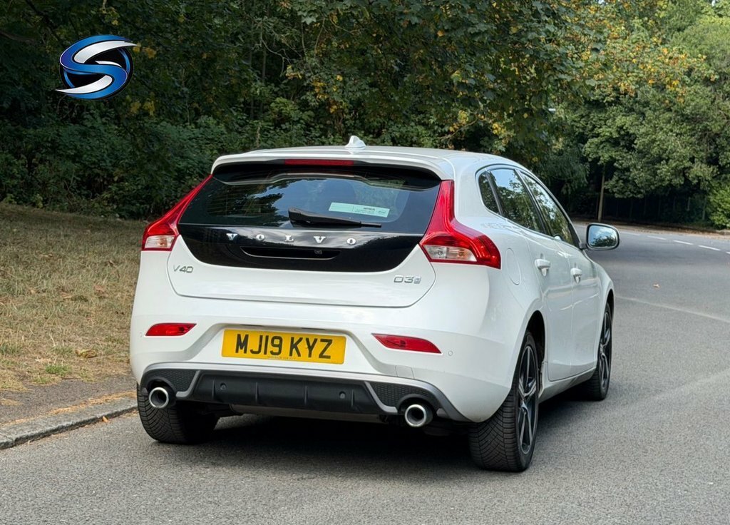 Volvo V40 2L R-design Nav Plus White #5
