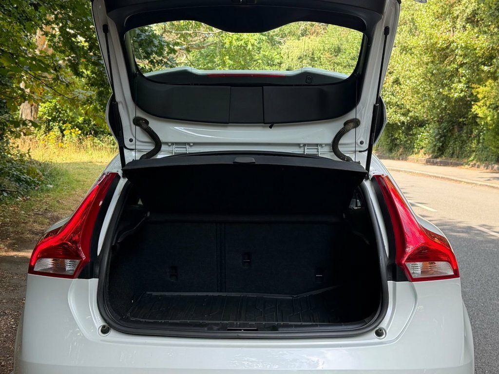Volvo V40 2.0 D3 Inscription Edition Euro 6 Ss Black #16