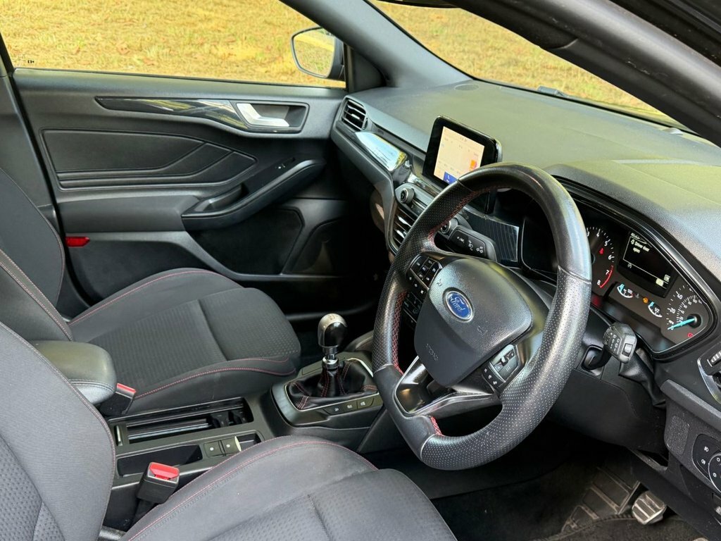Ford Focus 1L St-line Black #2
