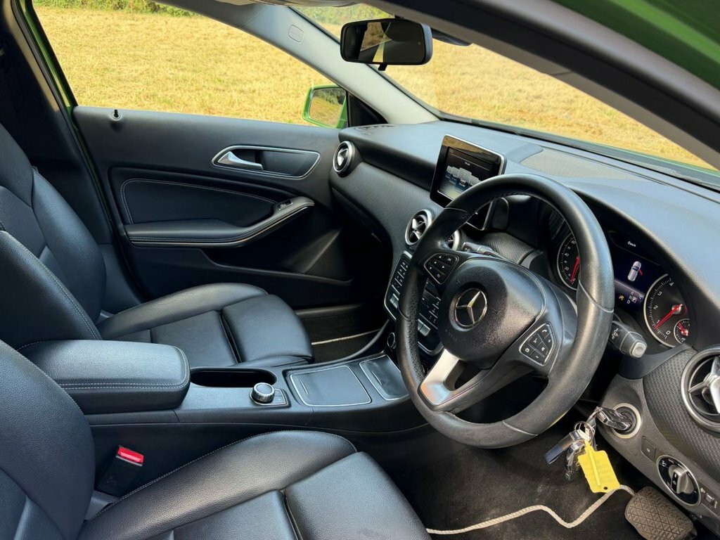 Mercedes-Benz A Class 1.6L Se Green #2