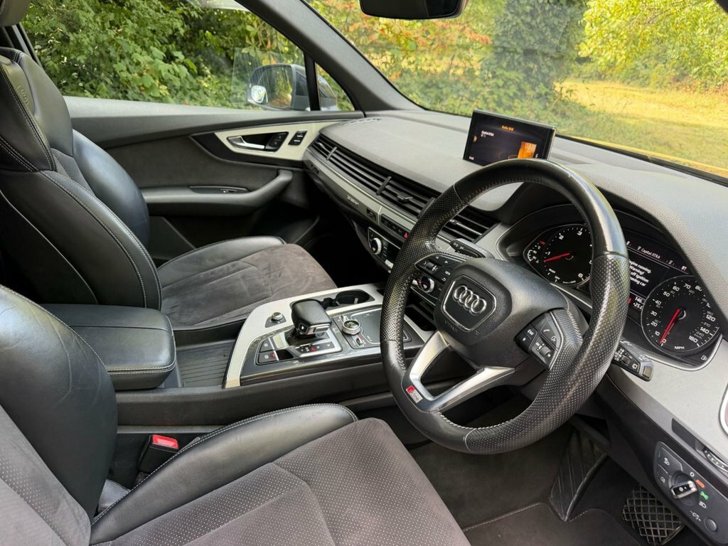 Audi Q7 3L S Line Black #2