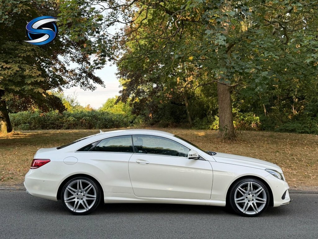Mercedes-Benz E Class 3L Amg Sport White #3
