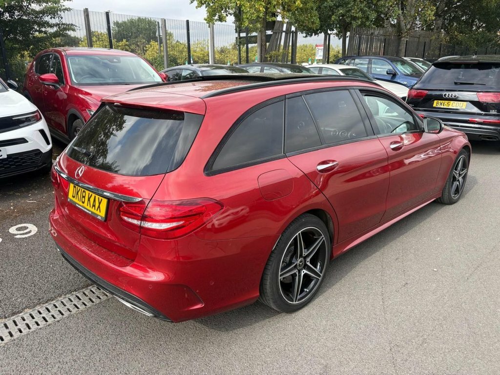 Mercedes-Benz C Class 2L Amg Line Red #4