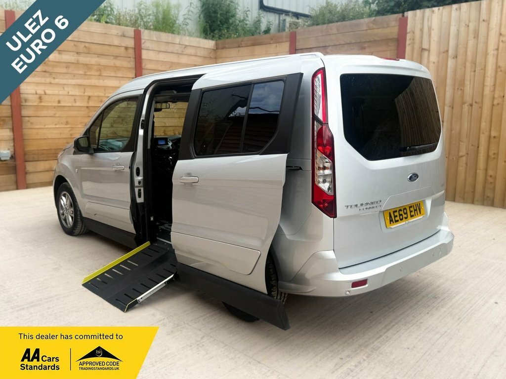 Ford Grand Tourneo Connect 1.5L Titanium Silver