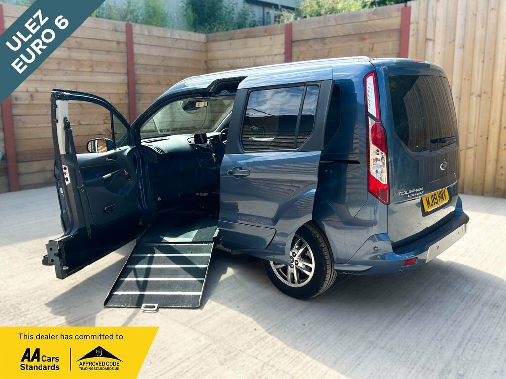 Ford Tourneo Connect 1.5L Titanium Blue