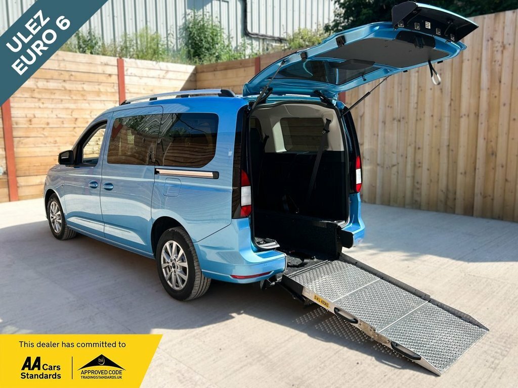 Ford Grand Tourneo Connect 2L Titanium Blue
