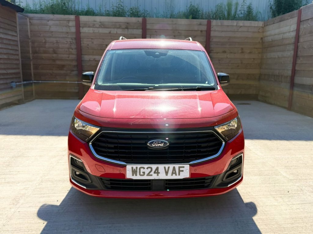 Ford Grand Tourneo Connect 2L Titanium WG24VAF Red #4