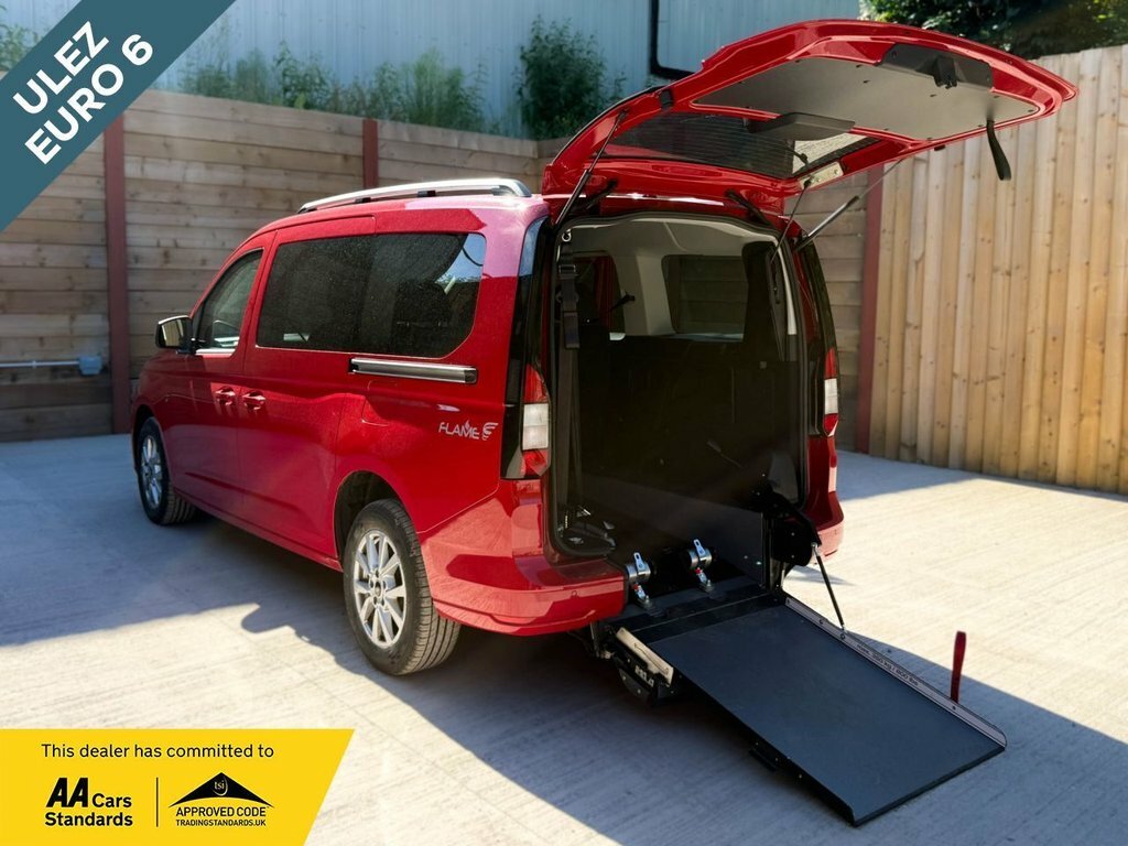 Ford Grand Tourneo Connect 2L Titanium Red