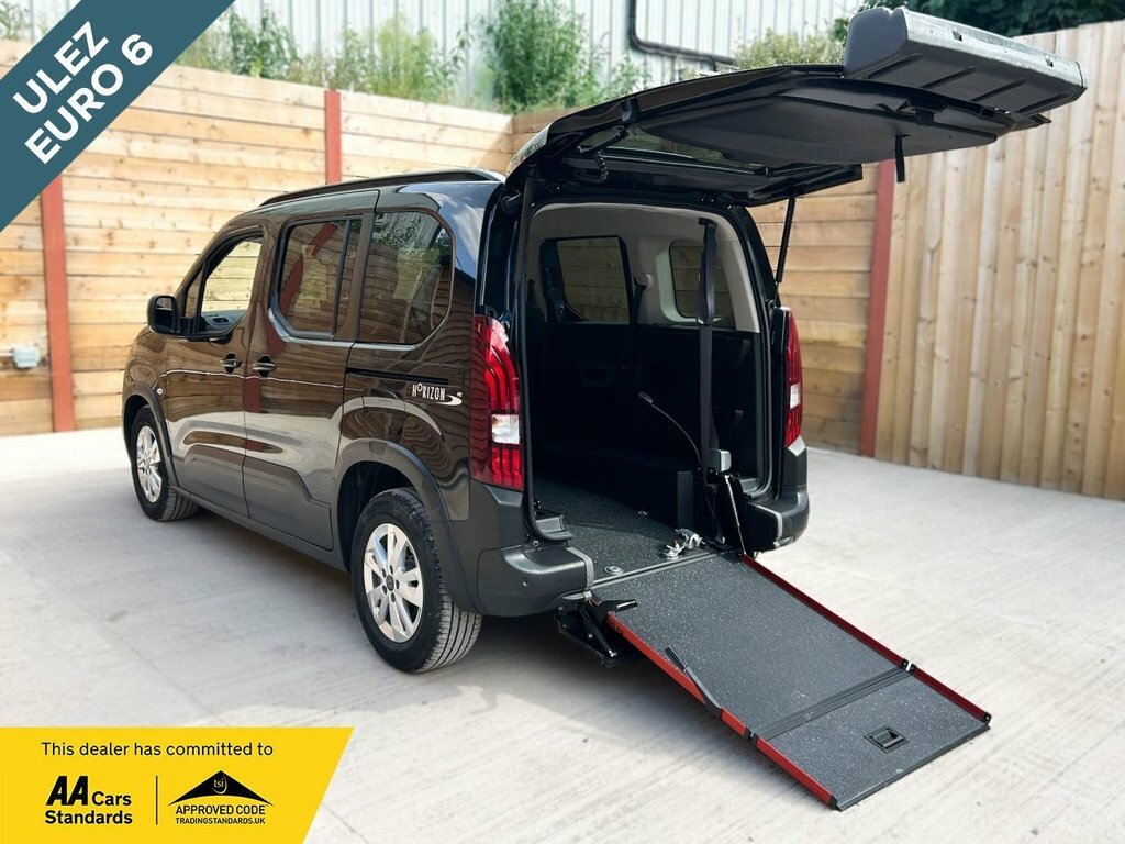 Peugeot Rifter 1.5L Allure Black