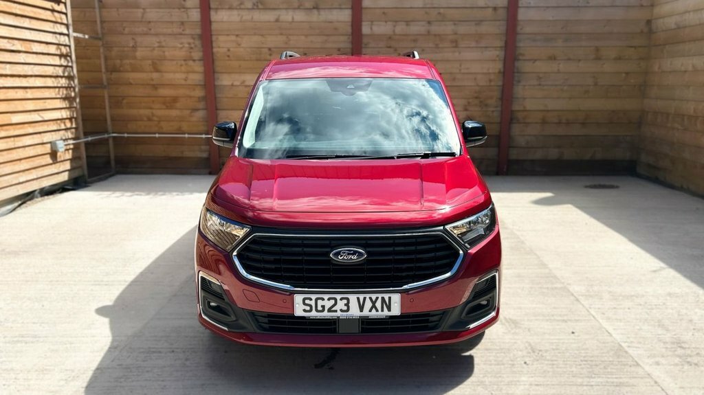 Ford Grand Tourneo Connect 2L Titanium Red #5