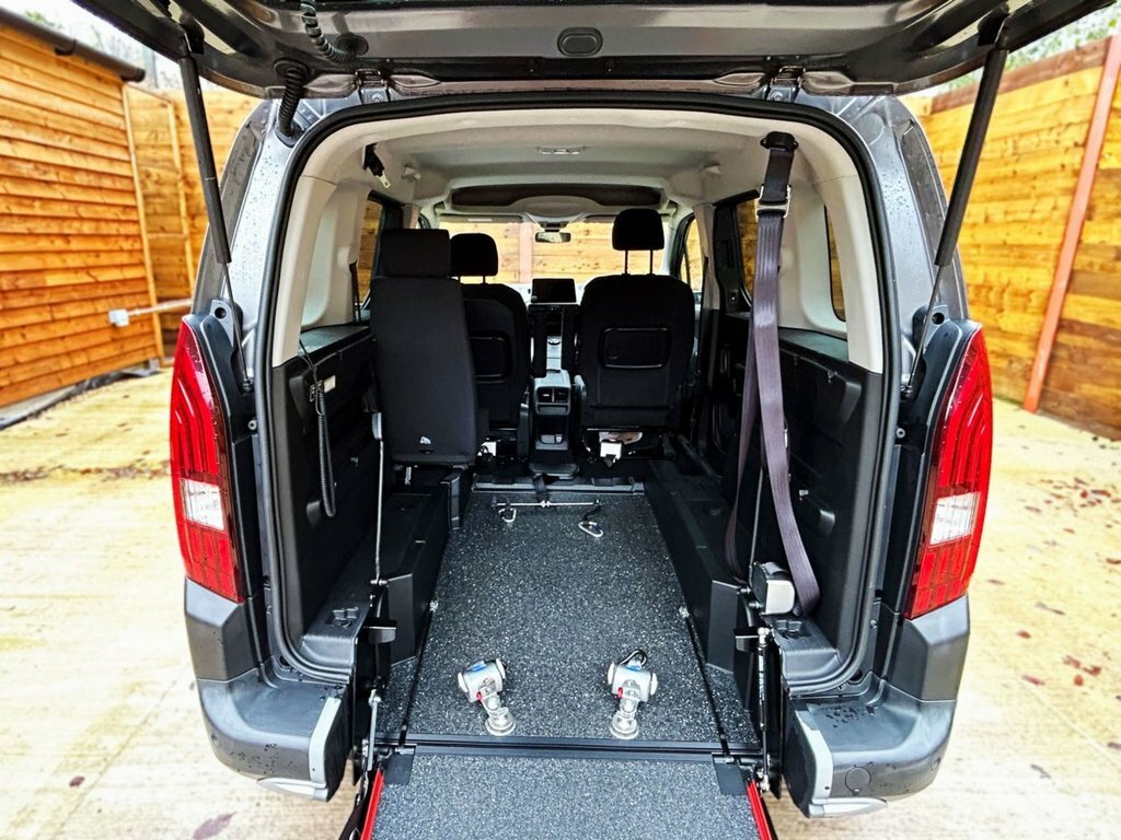 Peugeot Rifter 1.5L Allure Brown #12