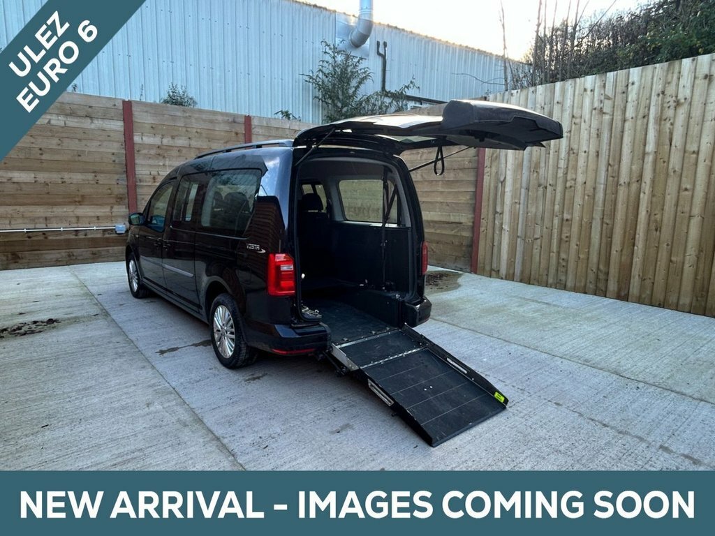 Volkswagen Caddy Maxi Life Mpv Black