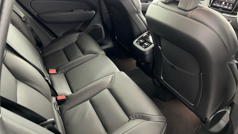 Volvo XC60 Black Edition Ultra, B5 Awd Mild Hybrid, WV26VZJ Grey #6