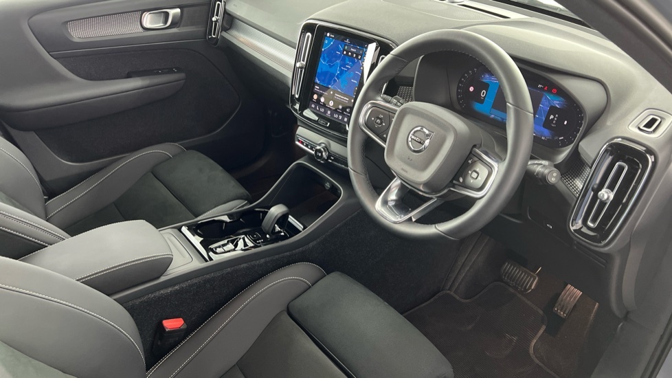 Volvo XC40 2.0 B4p Plus Dark Awd Grey #4
