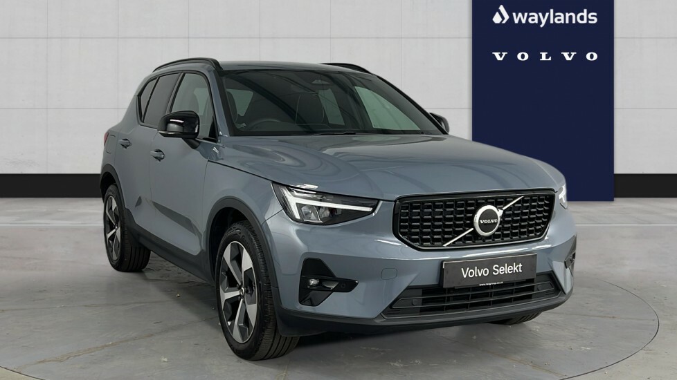 Volvo XC40 2.0 B4p Plus Dark Awd Grey