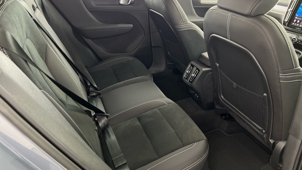 Volvo XC40 2.0 B4p Plus Dark Awd Grey #6