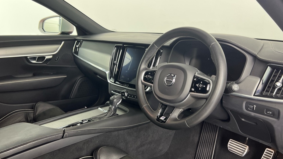 Volvo V90 D4 R-design Red #4