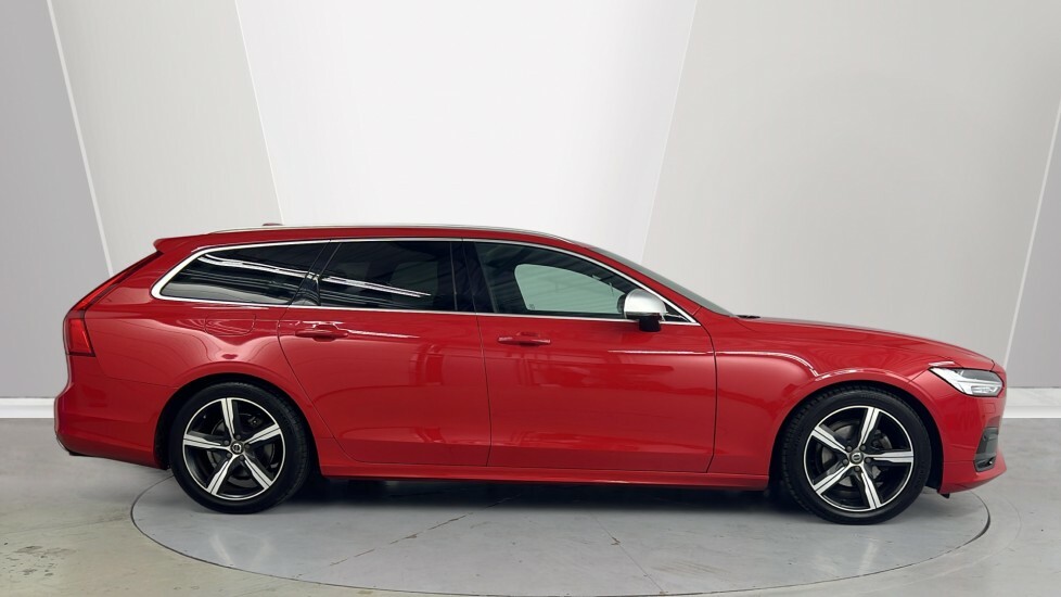Volvo V90 D4 R-design Red #3