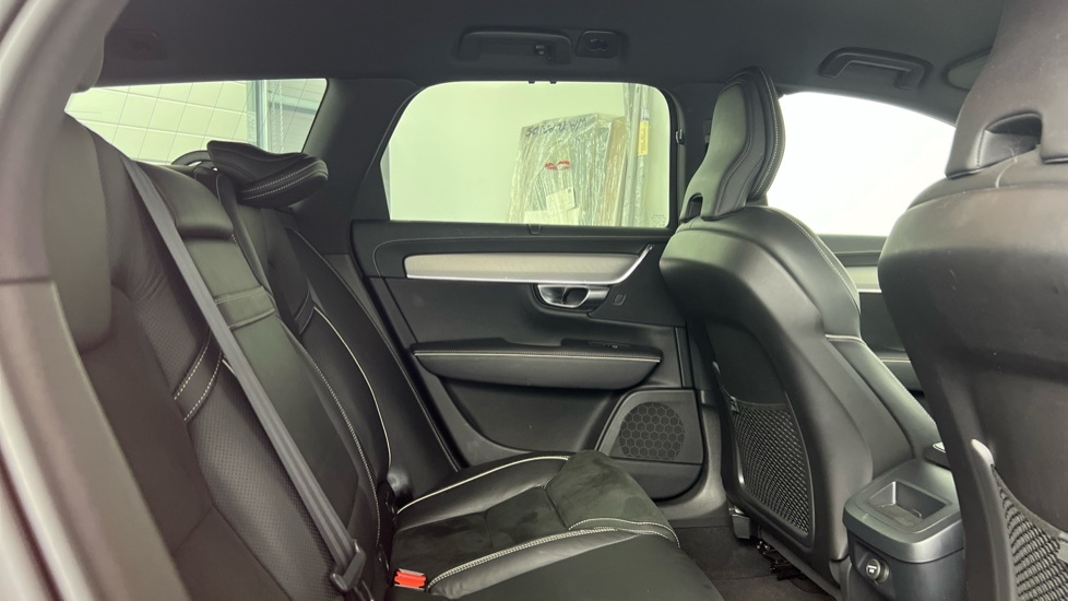 Volvo V90 D4 R-design Red #6