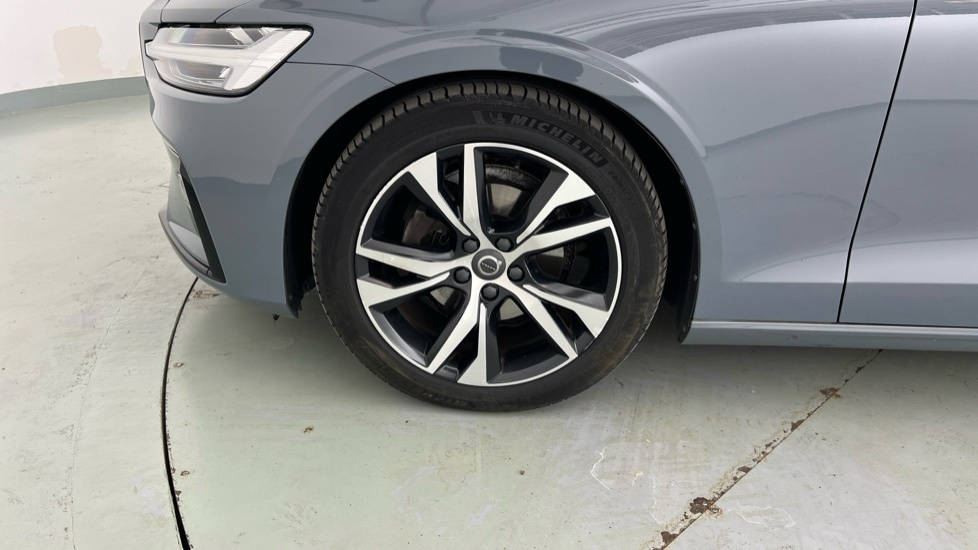 Volvo V60 R-design, B4 Mild Hybrid Black #56