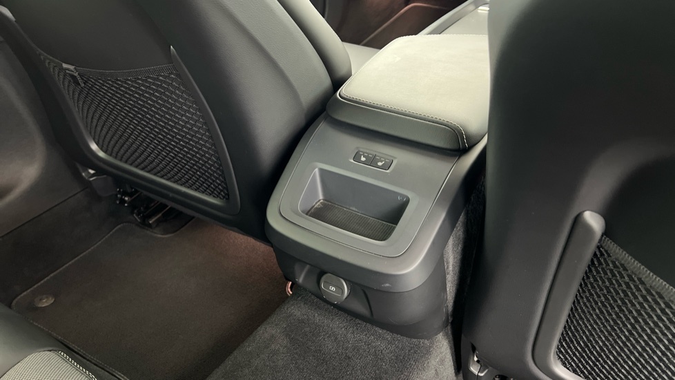 Volvo V60 R-design, B4 Mild Hybrid Black #40