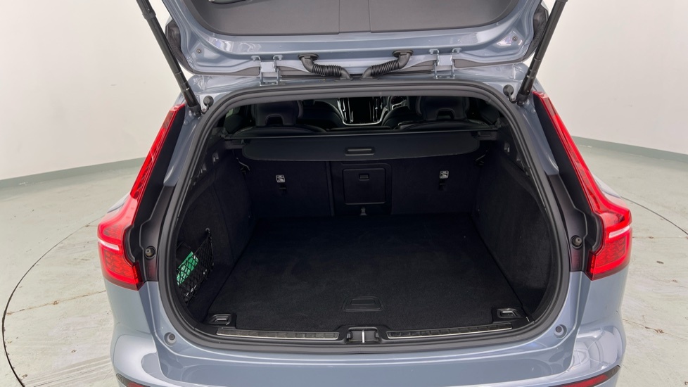 Volvo V60 R-design, B4 Mild Hybrid Black #13