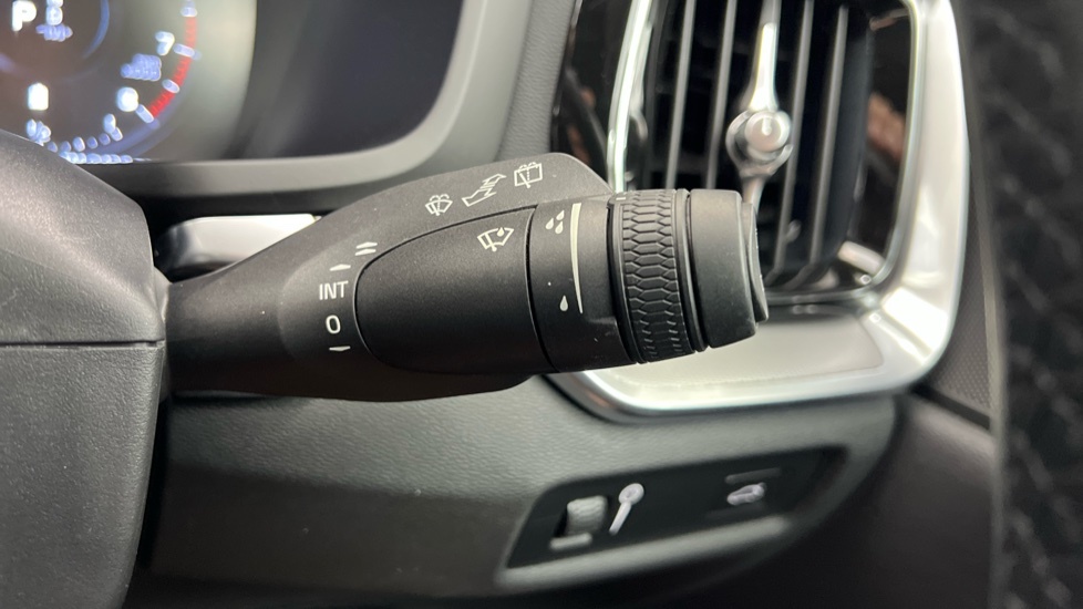 Volvo V60 R-design, B4 Mild Hybrid Black #23