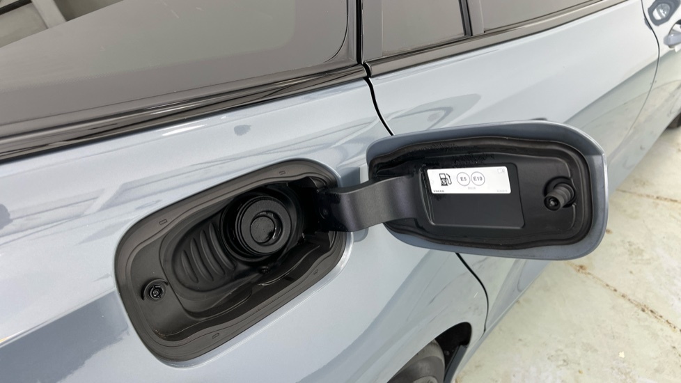 Volvo V60 R-design, B4 Mild Hybrid Black #16