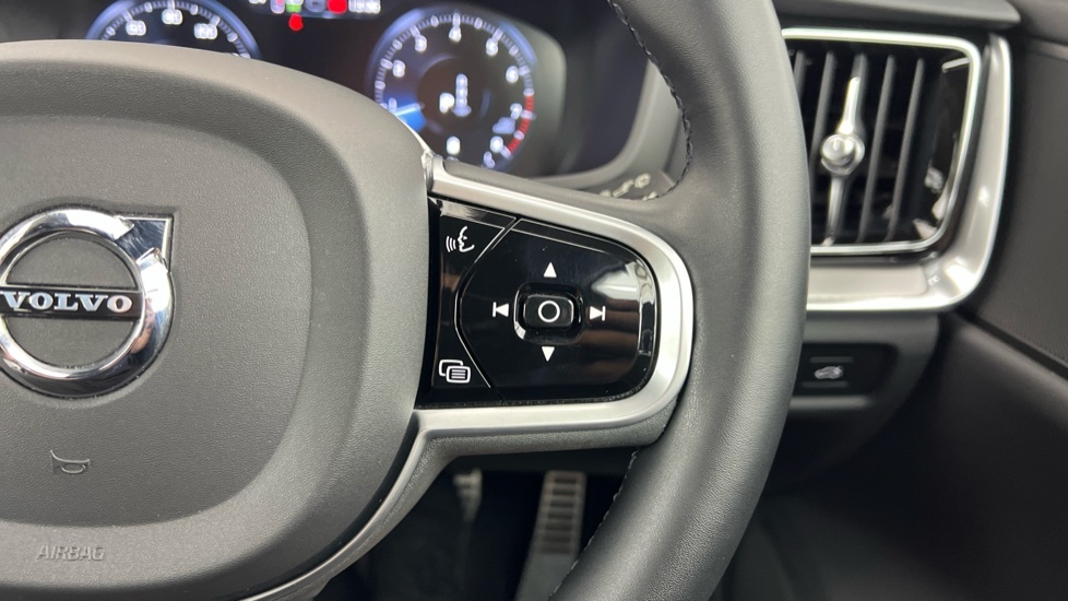 Volvo V60 R-design, B4 Mild Hybrid Black #22