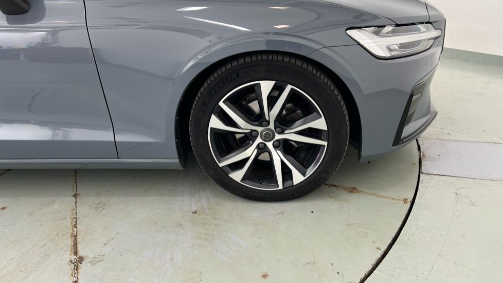 Volvo V60 R-design, B4 Mild Hybrid Black #62