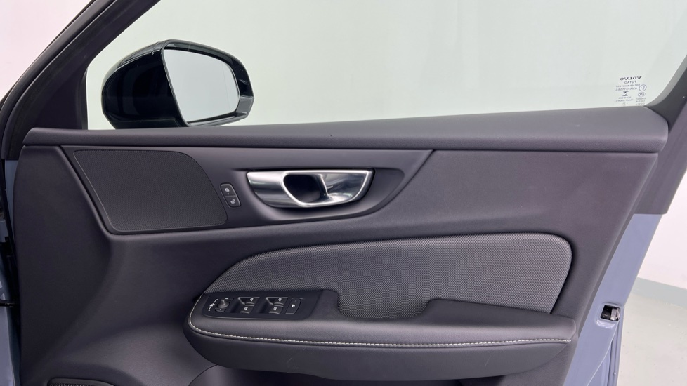 Volvo V60 R-design, B4 Mild Hybrid Black #29