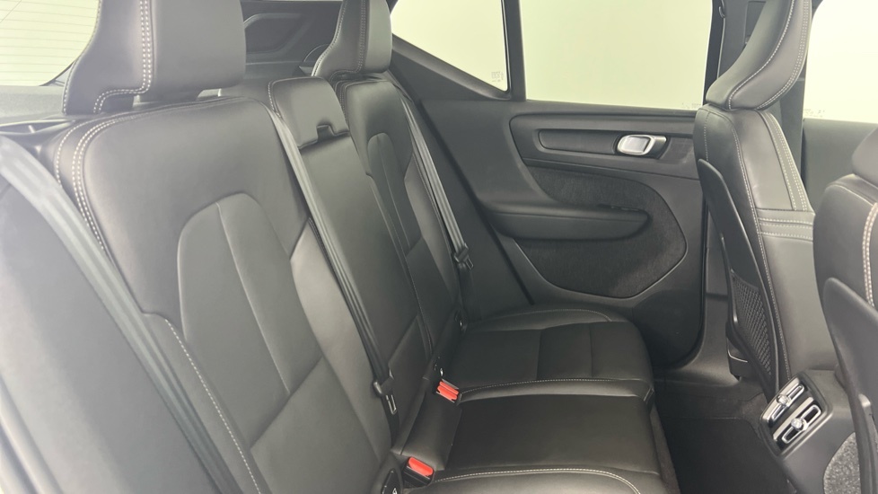 Volvo XC40 B3 Ultra, Mild Hybrid, Dark White #6