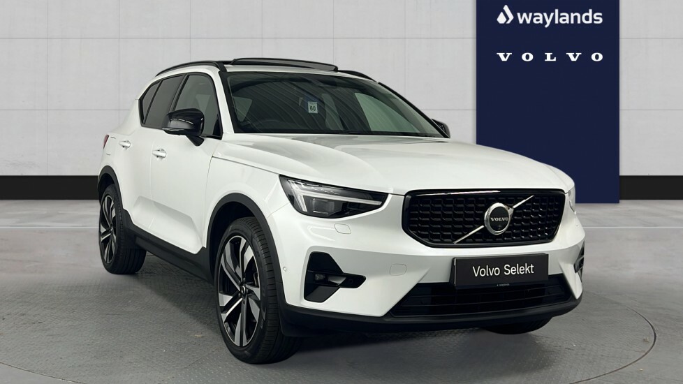 Volvo XC40 B3 Ultra, Mild Hybrid, Dark White