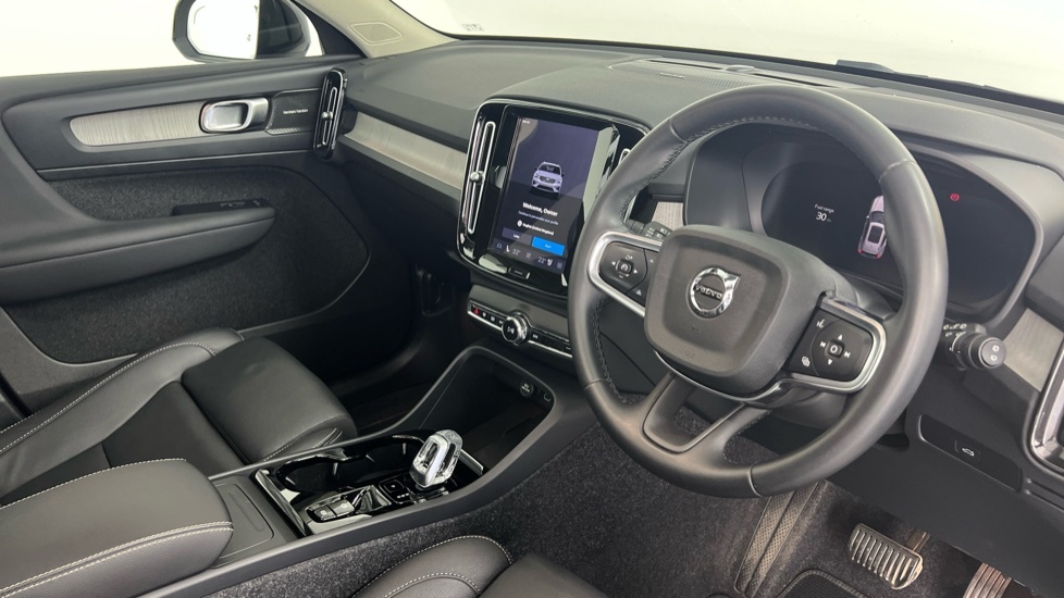 Volvo XC40 B3 Ultra, Mild Hybrid, Dark White #4