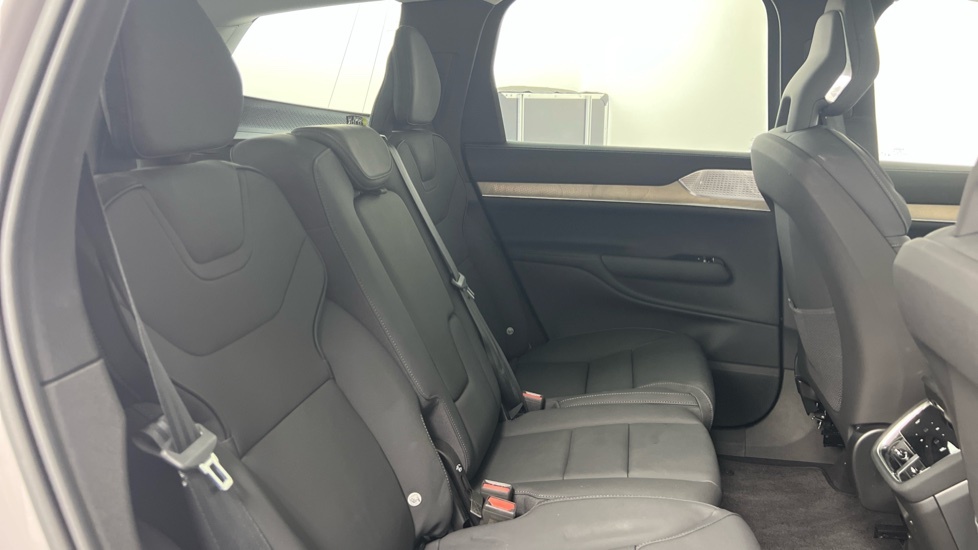 Volvo EX90 Ultra, Twin Motor Performance, 7 Seatsr Silver #6