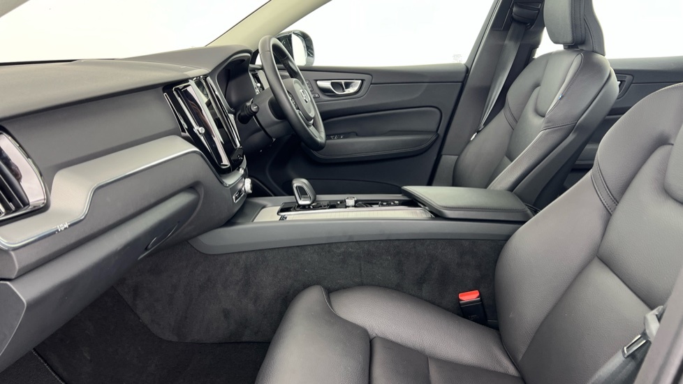 Volvo XC60 Plus, B5 Awd Mild Hybrid, Dark Grey #63