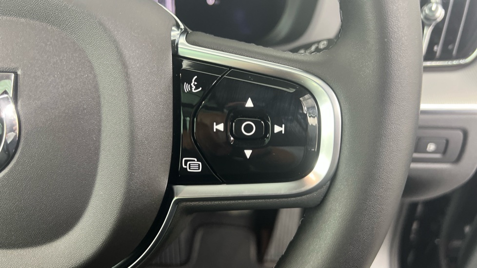 Volvo XC60 Plus, B5 Awd Mild Hybrid, Dark  #20