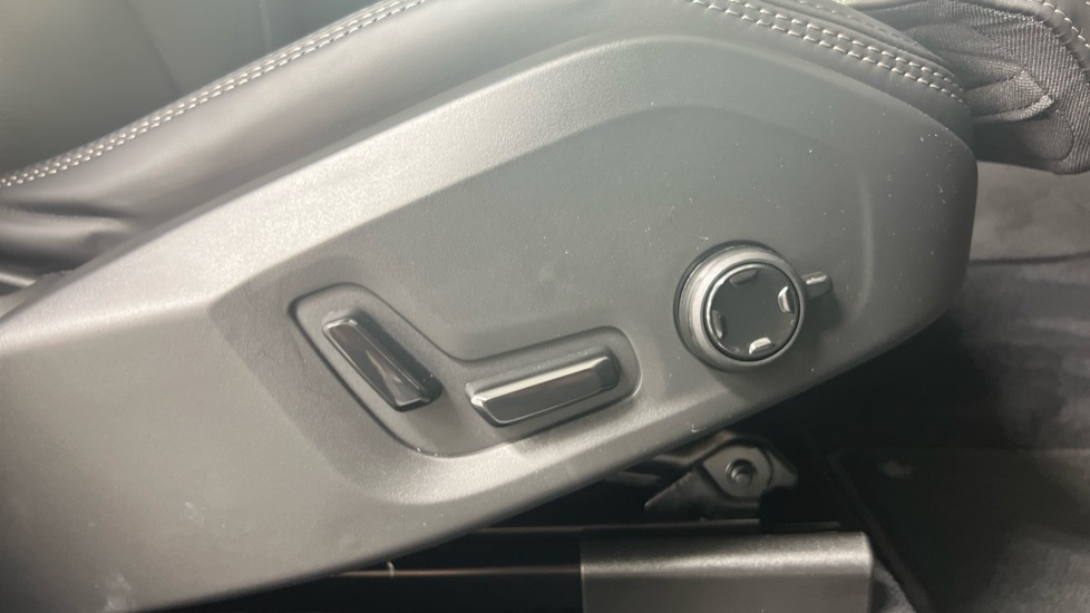 Volvo XC60 Plus, B5 Awd Mild Hybrid, Dark  #28