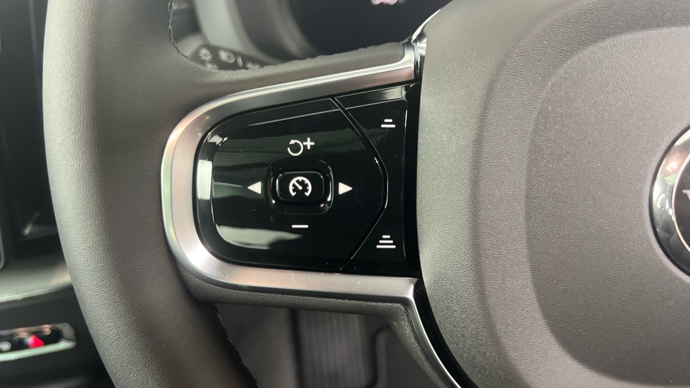 Volvo XC60 Plus, B5 Awd Mild Hybrid, Dark  #19