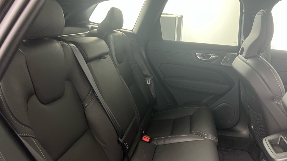 Volvo XC60 T8 Black Edition Ultra, Awd Plug-in Hybrid, Electr Black #6