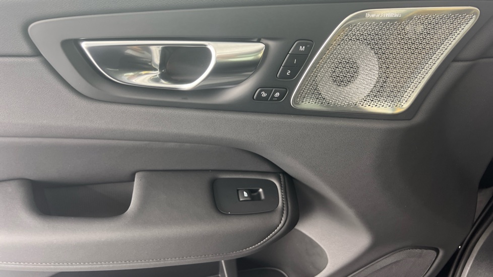 Volvo XC60 Plus, B5 Awd Mild Hybrid, Dark  #45