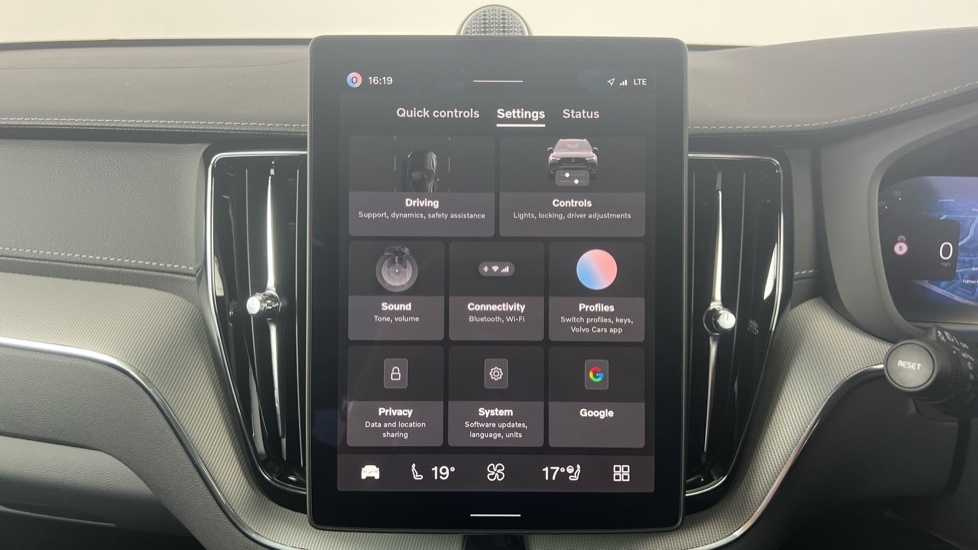Volvo XC60 Plus, B5 Awd Mild Hybrid, Dark  #15