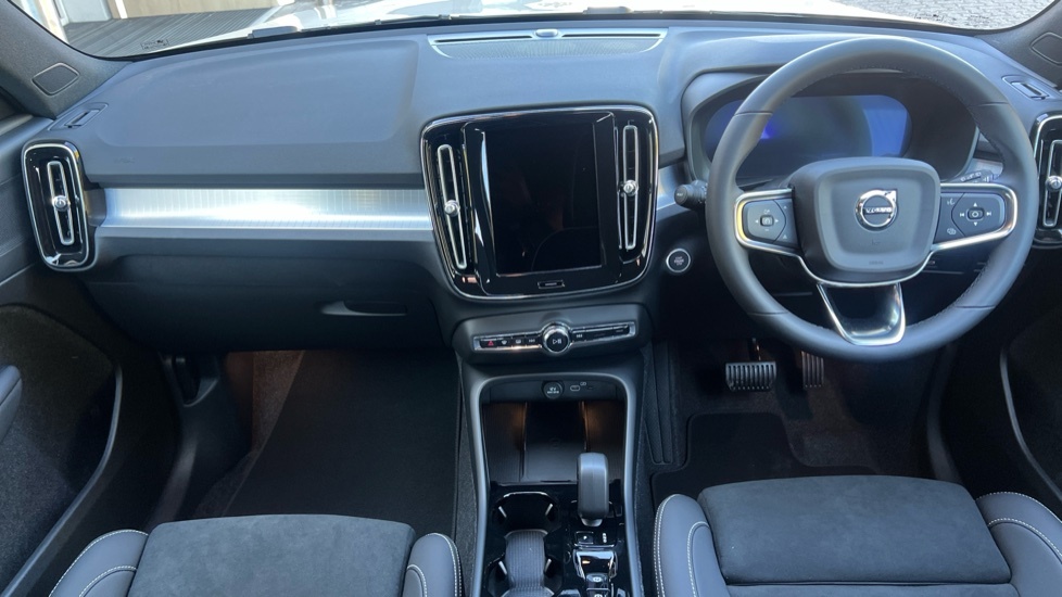 Volvo XC40 2.0 B3p Plus Dark #5