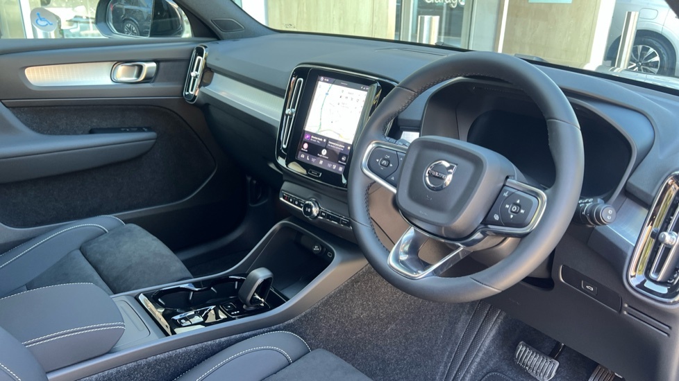 Volvo XC40 2.0 B3p Plus Dark #4