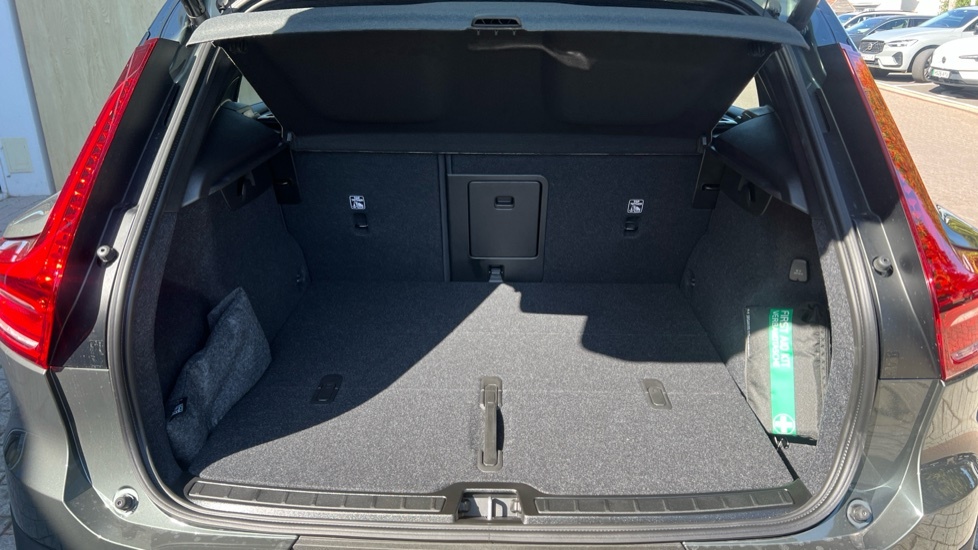 Volvo XC40 Volvo Xc40 Estate 2.0 B3p Ultra Dark Silver #13