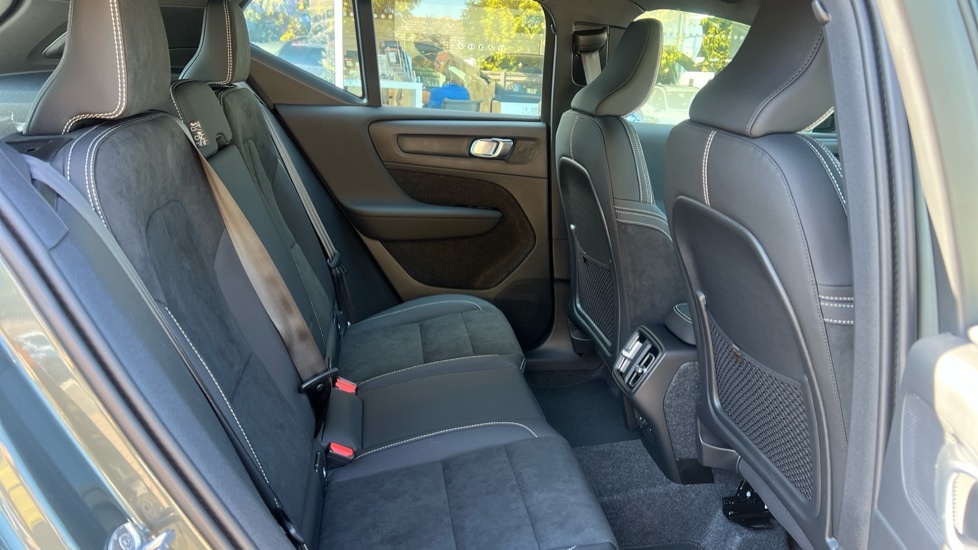Volvo XC40 2.0 B3p Plus Dark #6