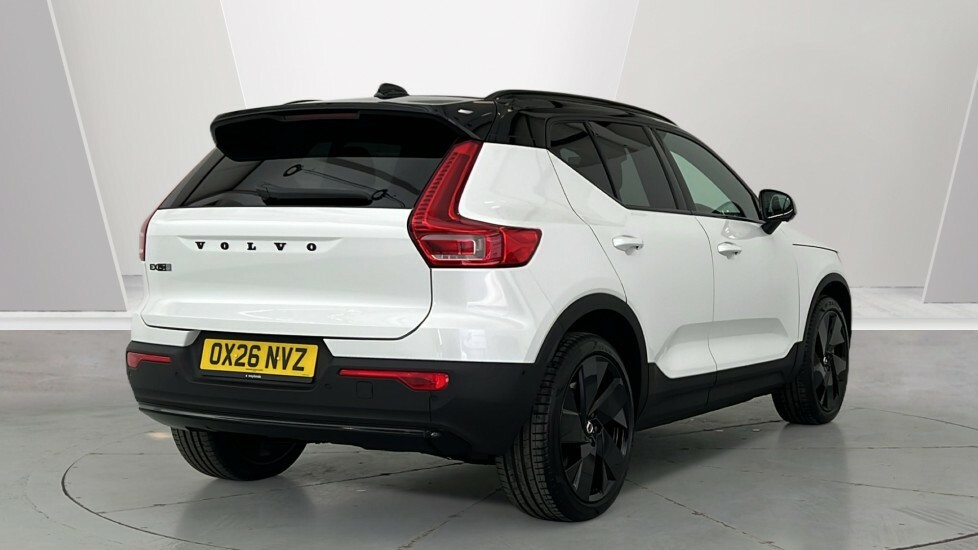 Volvo EX40 Black Edition Plus, Single Motor Extended Range, E White #2