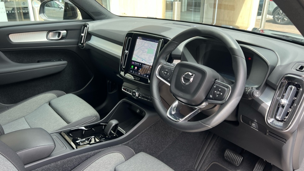 Volvo XC40 2.0 B3p Plus Dark Black #4